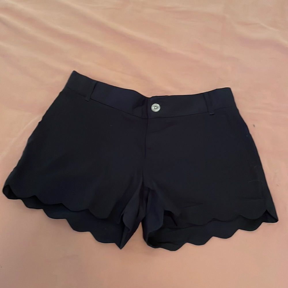 NWT Lauren James Scalloped Shorts
